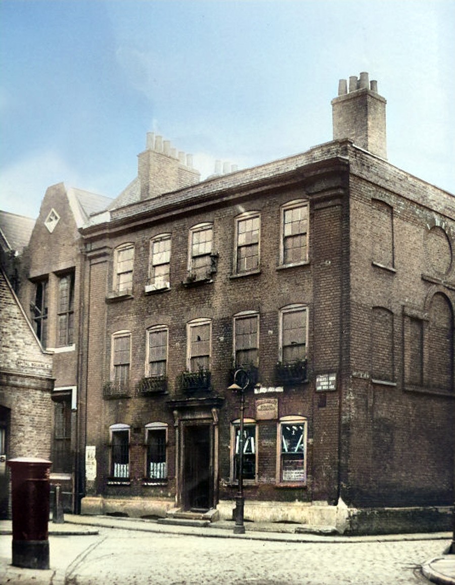 Click image for larger version

Name:	lamb-street.jpg
Views:	548
Size:	265.2 KB
ID:	765150