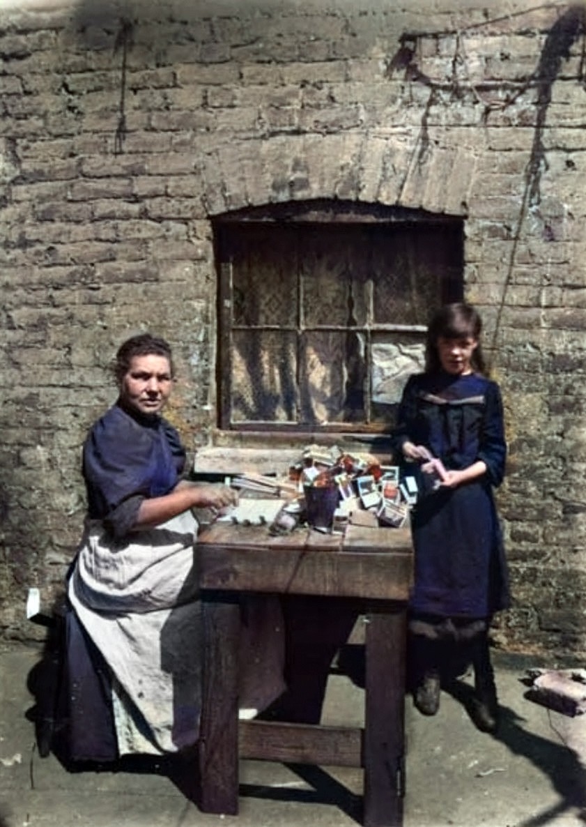 Click image for larger version

Name:	matchbox-makers.jpg
Views:	562
Size:	203.3 KB
ID:	765156