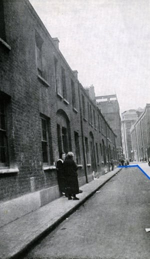 Click image for larger version

Name:	oldstreet2-full.jpg
Views:	260
Size:	37.8 KB
ID:	780086