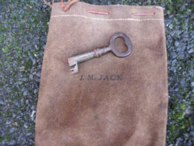 Click image for larger version

Name:	James Maybrick bag  (2).jpg
Views:	2171
Size:	54.6 KB
ID:	821318