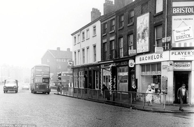 Click image for larger version

Name:	David Cowley shop.jpg
Views:	731
Size:	117.7 KB
ID:	830108